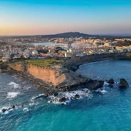 Avec Piscine, Entre Plage, Port Et Falaises Апартаменти *