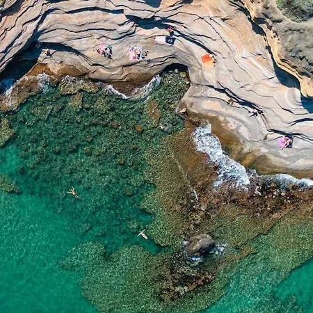 Avec Piscine, Entre Plage, Port Et Falaises *