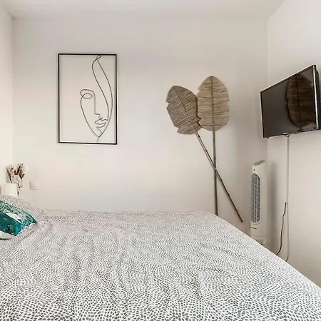 Avec Piscine, Entre Plage, Port Et Falaises * Agde