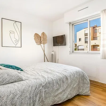 Apartament Avec Piscine, Entre Plage, Port Et Falaises *