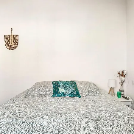 Avec Piscine, Entre Plage, Port Et Falaises Apartament *