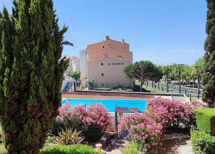 Avec Piscine, Entre Plage, Port Et Falaises Agde
