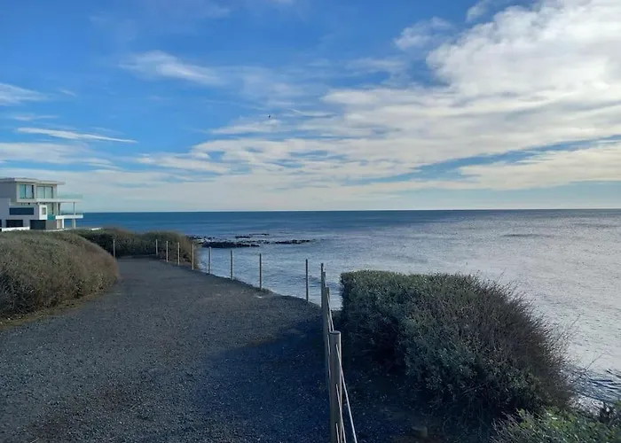 Avec Piscine, Entre Plage, Port Et Falaises Apartment *