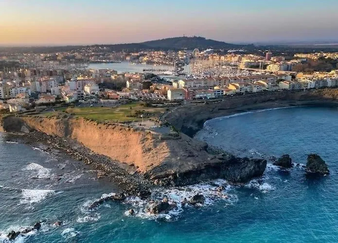 Avec Piscine, Entre Plage, Port Et Falaises Apartment *
