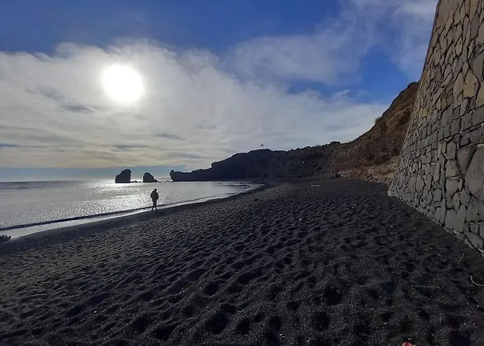 Avec Piscine, Entre Plage, Port Et Falaises Apartment