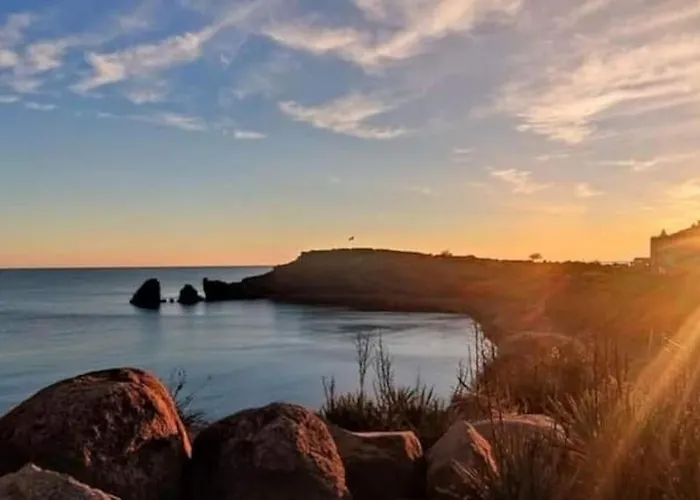 Avec Piscine, Entre Plage, Port Et Falaises Apartment *