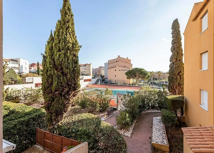 Avec Piscine, Entre Plage, Port Et Falaises Agde