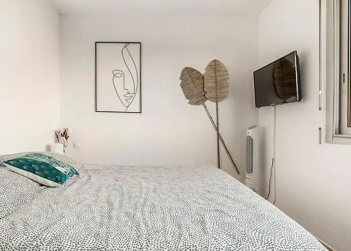 Avec Piscine, Entre Plage, Port Et Falaises * Agde