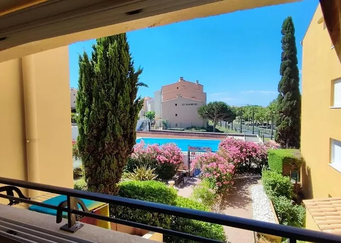 Apartment Avec Piscine, Entre Plage, Port Et Falaises