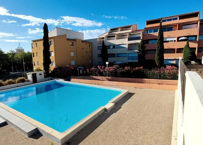 Avec Piscine, Entre Plage, Port Et Falaises Apartment *