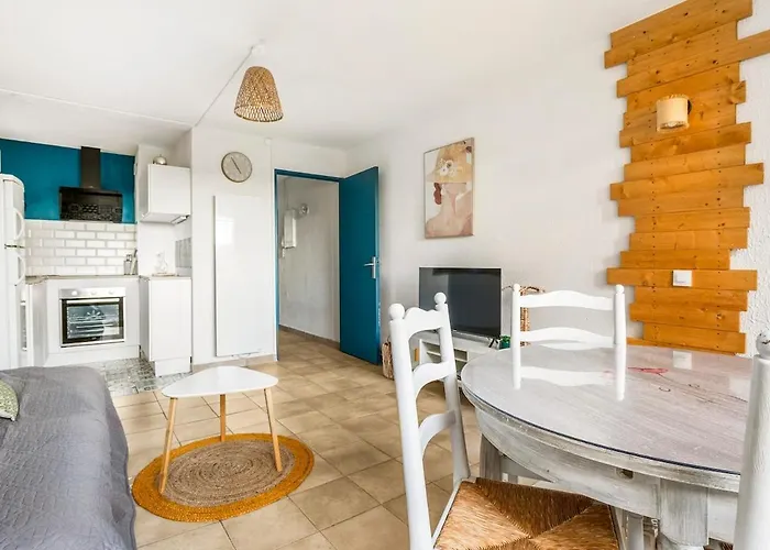 Avec Piscine, Entre Plage, Port Et Falaises Apartment Agde